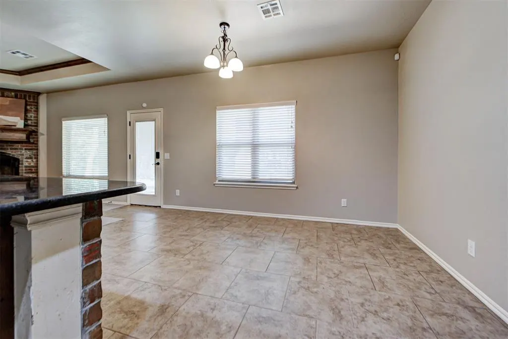 Photo 15 — 809 Breezy Hill Road, Edmond, OK 73025