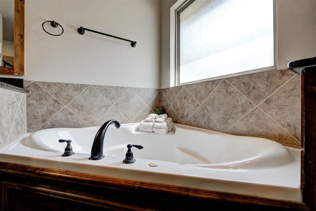 Photo 26 — 809 Breezy Hill Road, Edmond, OK 73025