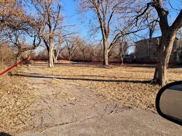 Photo 2 — 2104 N Saint Luke Avenue, Oklahoma City, OK 73141
