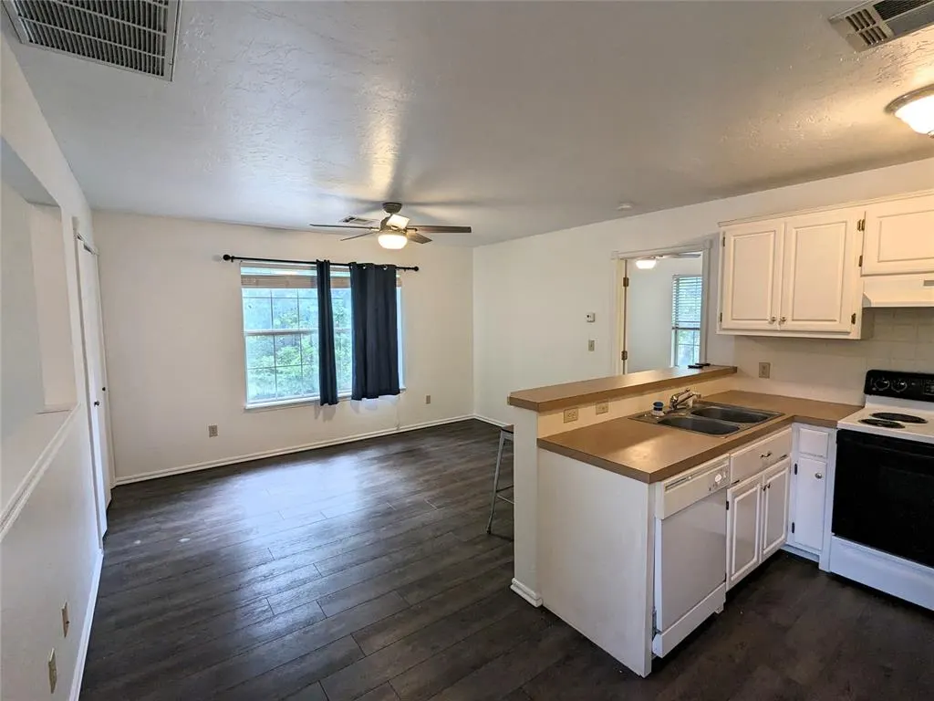 Photo 4 — 420 W Comanche Street, Norman, OK 73069