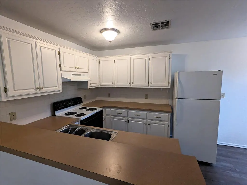 Photo 9 — 420 W Comanche Street, Norman, OK 73069