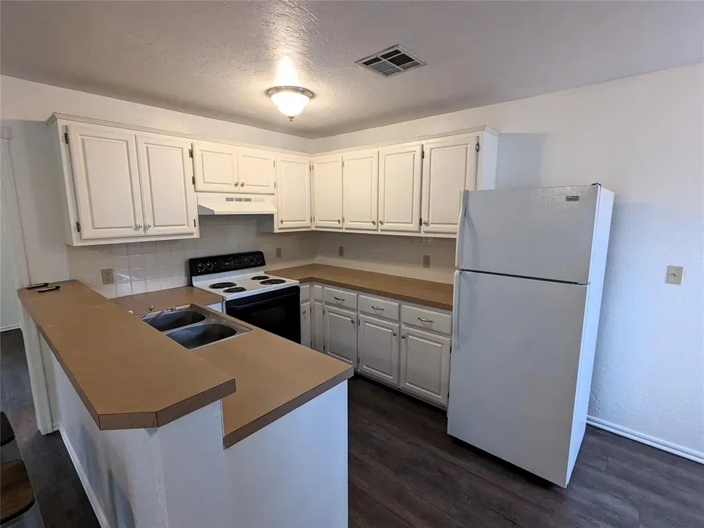 Photo 10 — 420 W Comanche Street, Norman, OK 73069