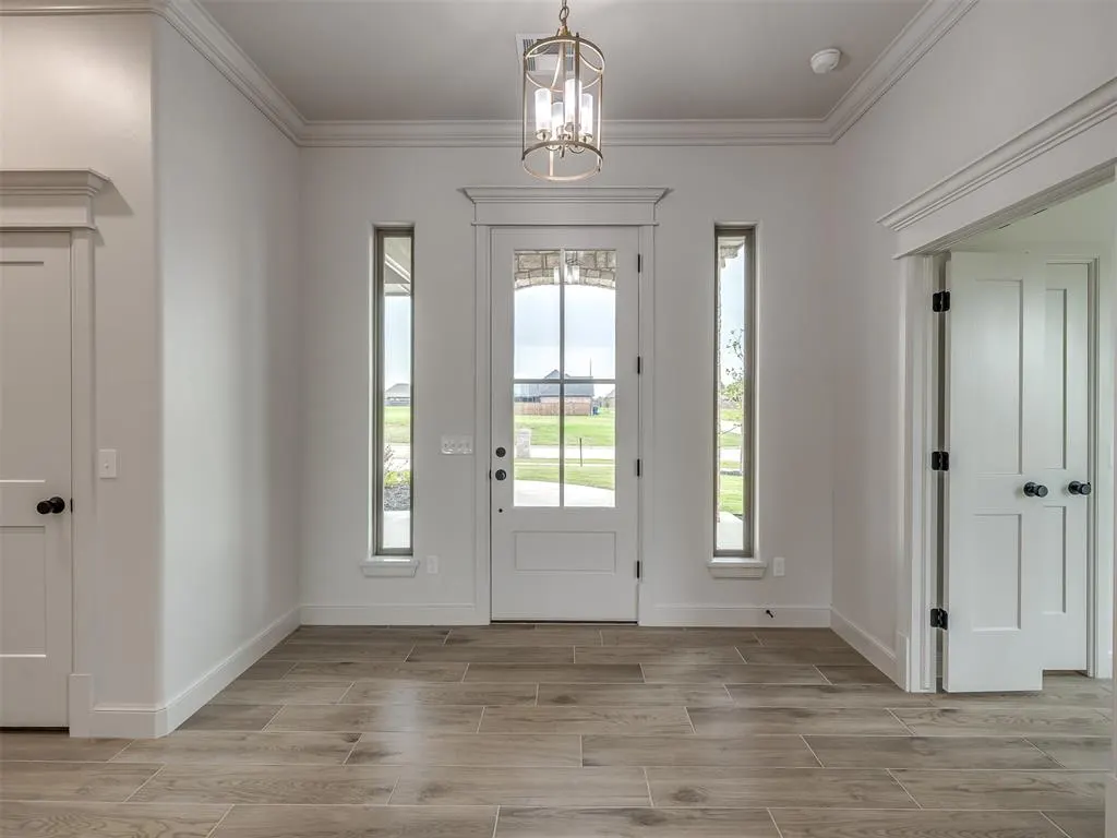 Photo 4 — 2114 W Cole Drive, Mustang, OK 73064