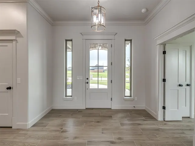 Photo 4 — 2114 W Cole Drive, Mustang, OK 73064