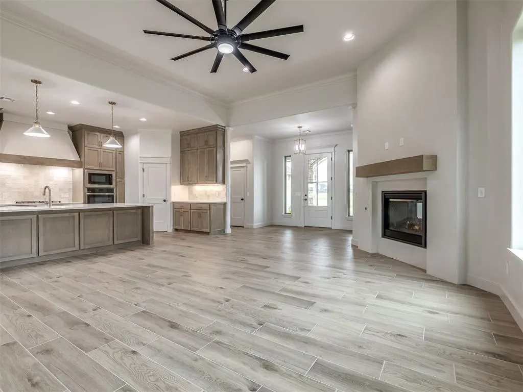 Photo 7 — 2114 W Cole Drive, Mustang, OK 73064
