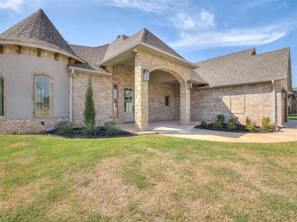 Photo 41 — 2114 W Cole Drive, Mustang, OK 73064