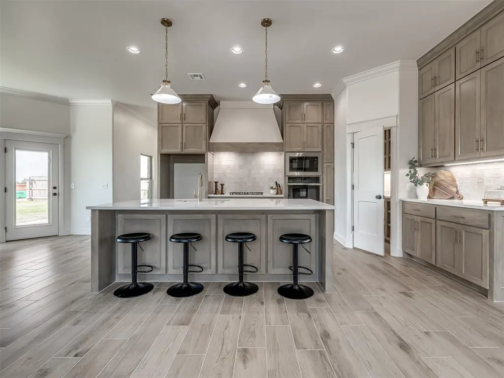 Photo 9 — 2114 W Cole Drive, Mustang, OK 73064
