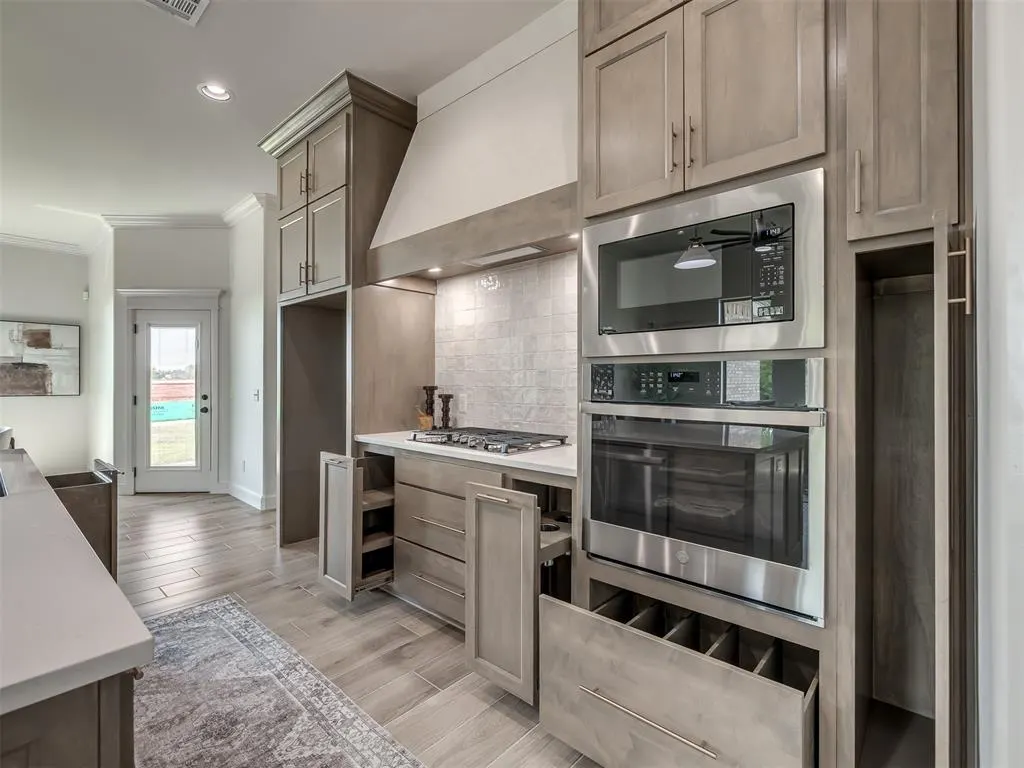 Photo 12 — 2114 W Cole Drive, Mustang, OK 73064