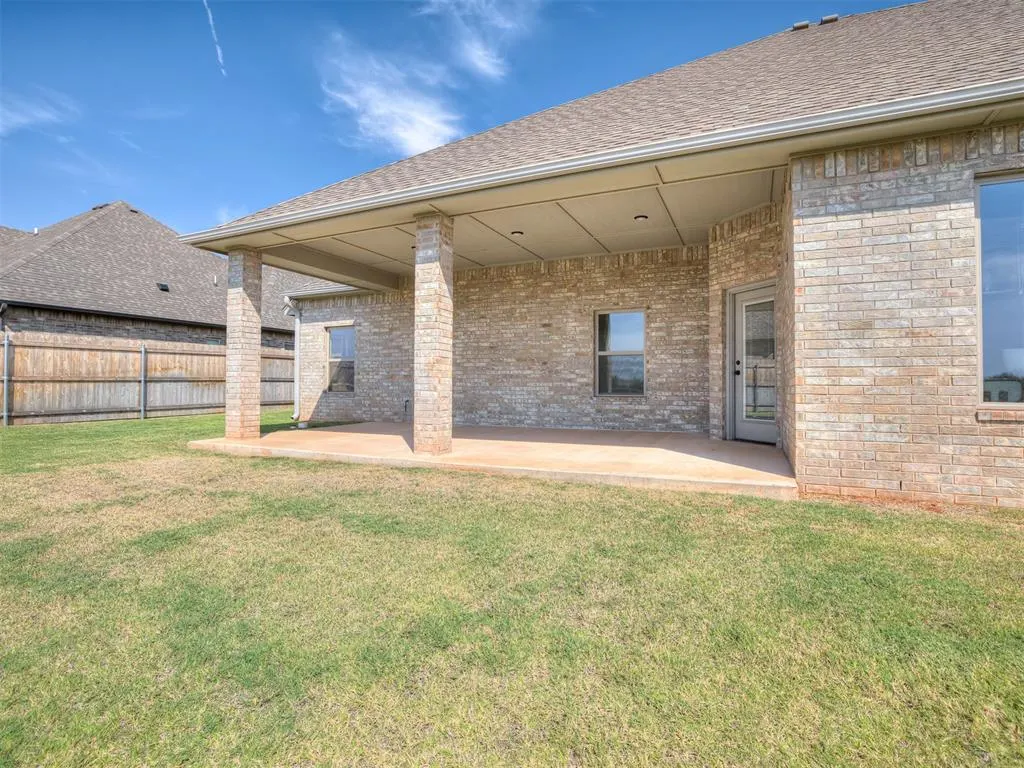 Photo 37 — 2114 W Cole Drive, Mustang, OK 73064
