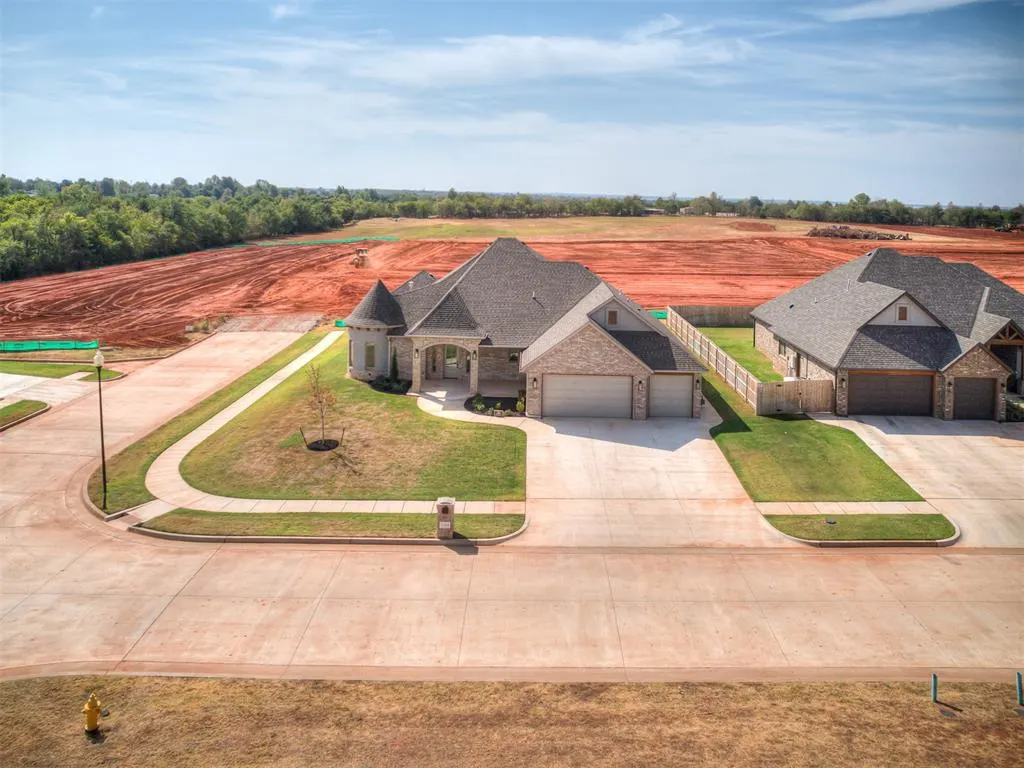 Photo 38 — 2114 W Cole Drive, Mustang, OK 73064