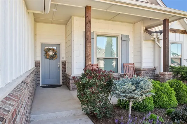 Photo 4 — 805 Bison Crossing Drive, Yukon, OK 73099
