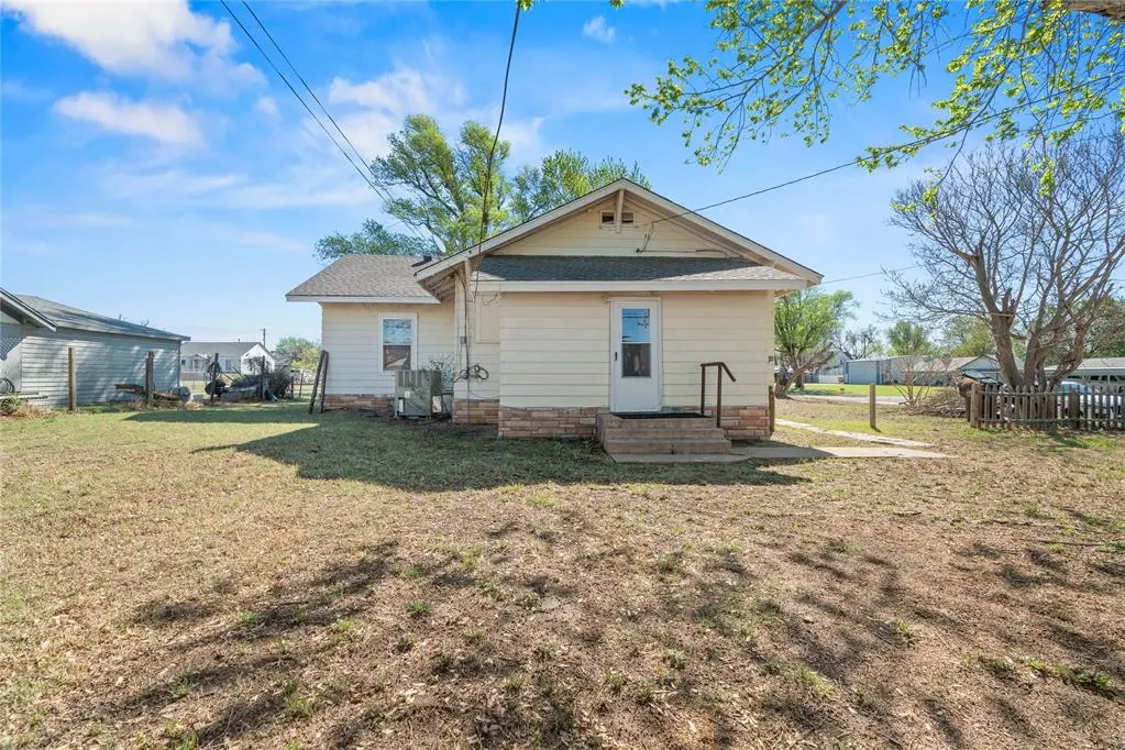Photo 18 — 903 N Prouty Avenue, Watonga, OK 73772