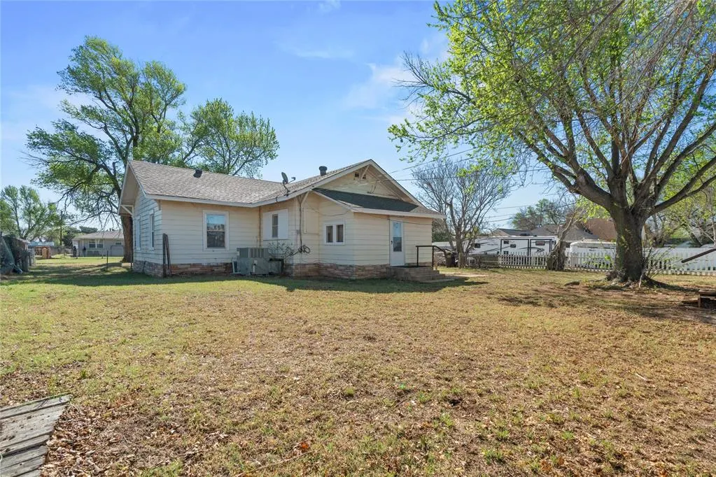Photo 19 — 903 N Prouty Avenue, Watonga, OK 73772