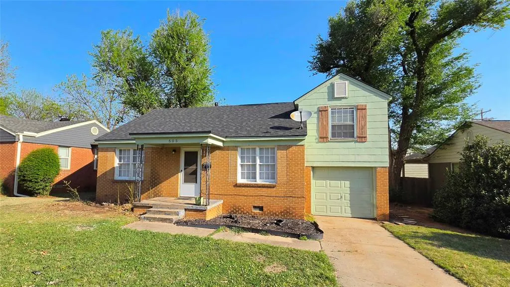 Photo 2 — 605 NW 50th Street, Oklahoma City, OK 73118