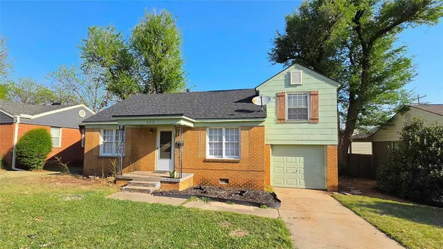 Photo 2 — 605 NW 50th Street, Oklahoma City, OK 73118