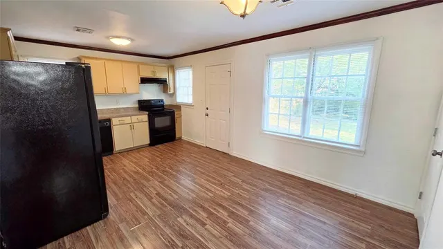 Photo 8 — 605 NW 50th Street, Oklahoma City, OK 73118