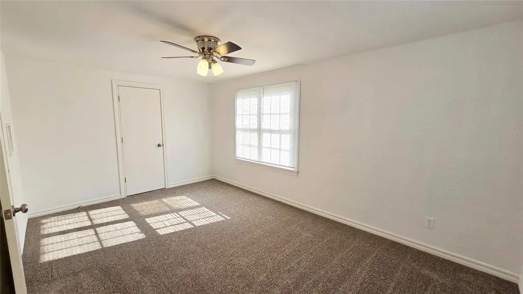 Photo 18 — 605 NW 50th Street, Oklahoma City, OK 73118