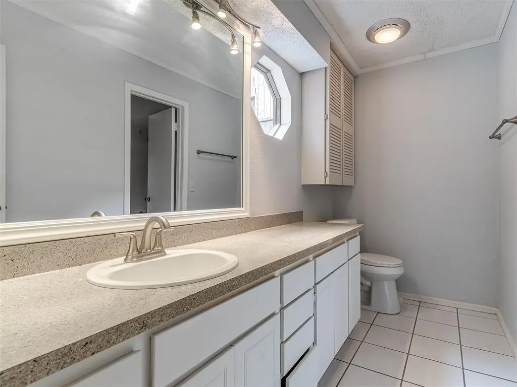 Photo 14 — 3719 River Oaks Drive, Norman, OK 73072