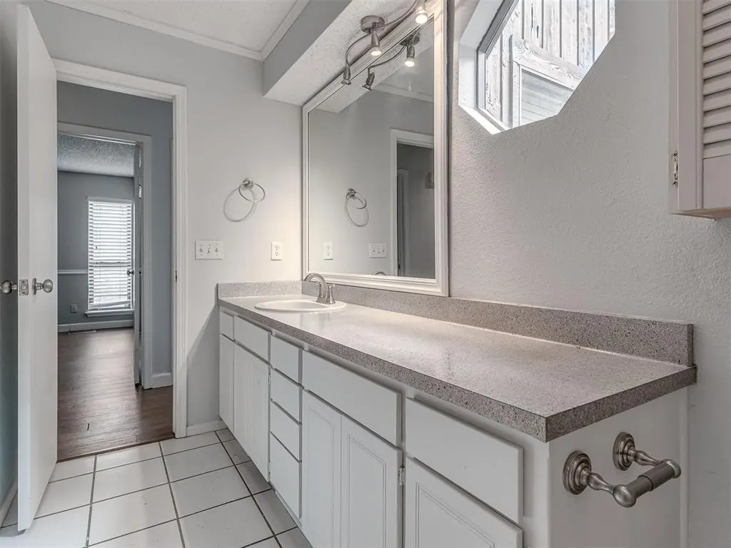 Photo 15 — 3719 River Oaks Drive, Norman, OK 73072