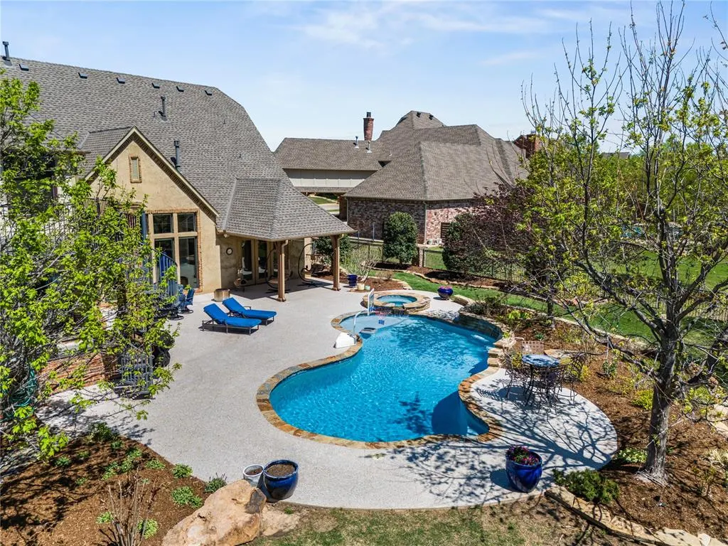 Photo 5 — 408 Oak Summit Road, Edmond, OK 73025