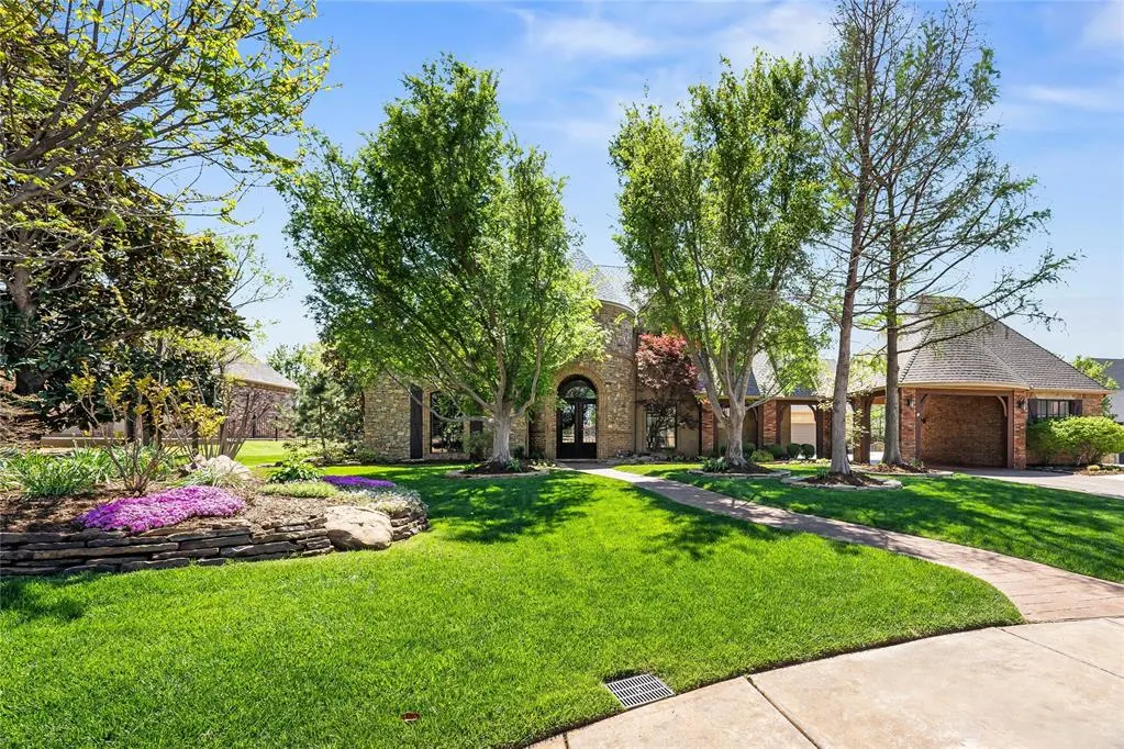 Front exterior — 408 Oak Summit Road, Edmond, OK 73025