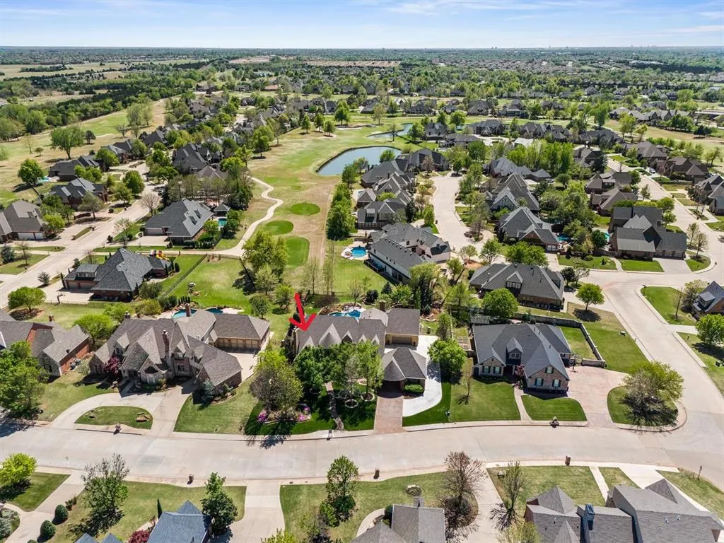Photo 2 — 408 Oak Summit Road, Edmond, OK 73025