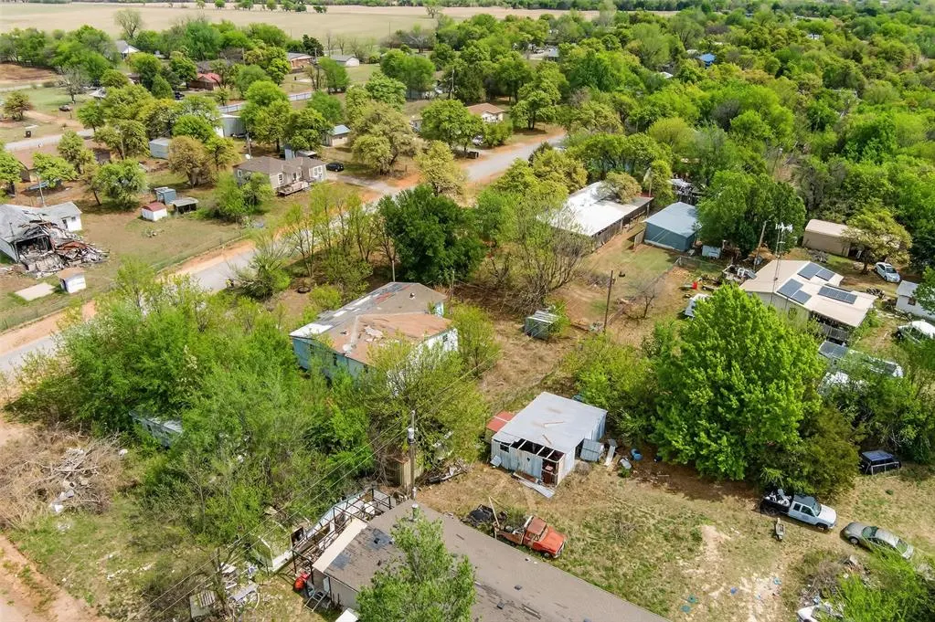 Photo 2 — 175 Whippoorwill street Street, Apache, OK 73006