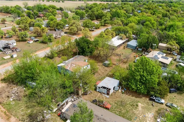 Photo 2 — 175 Whippoorwill street Street, Apache, OK 73006