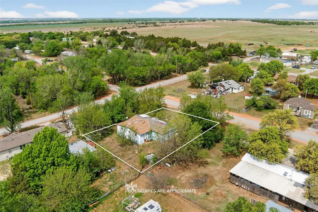 Photo 3 — 175 Whippoorwill street Street, Apache, OK 73006