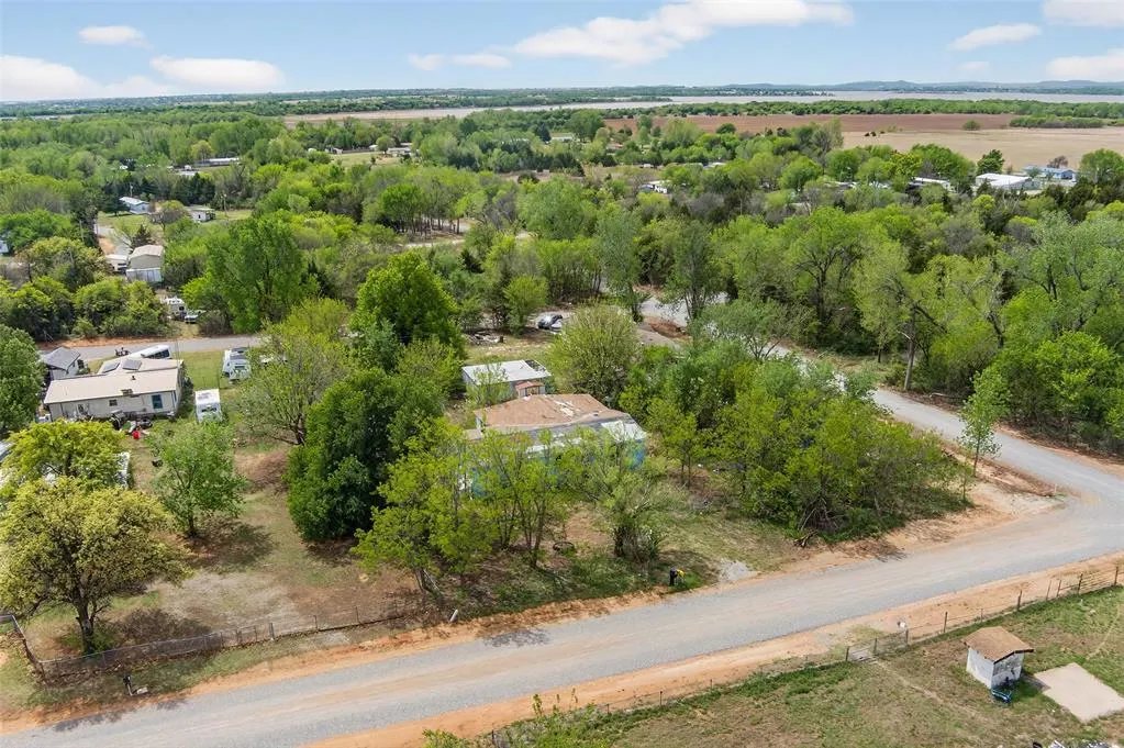 Photo 5 — 175 Whippoorwill street Street, Apache, OK 73006