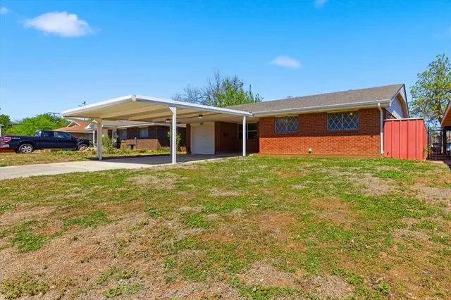Front exterior — 4809 S Park Vista Drive, Del City, OK 73115