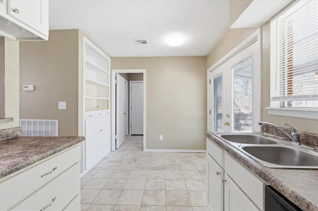Photo 12 — 4809 S Park Vista Drive, Del City, OK 73115
