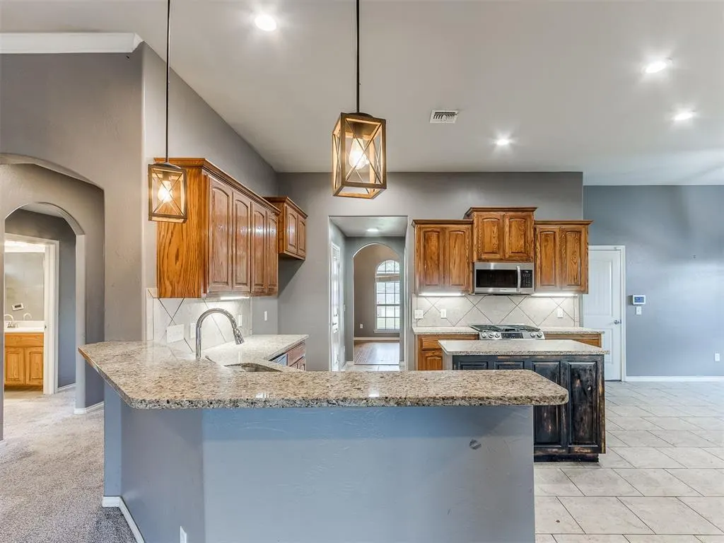 Photo 9 — 9108 NW 86th Court, Yukon, OK 73099