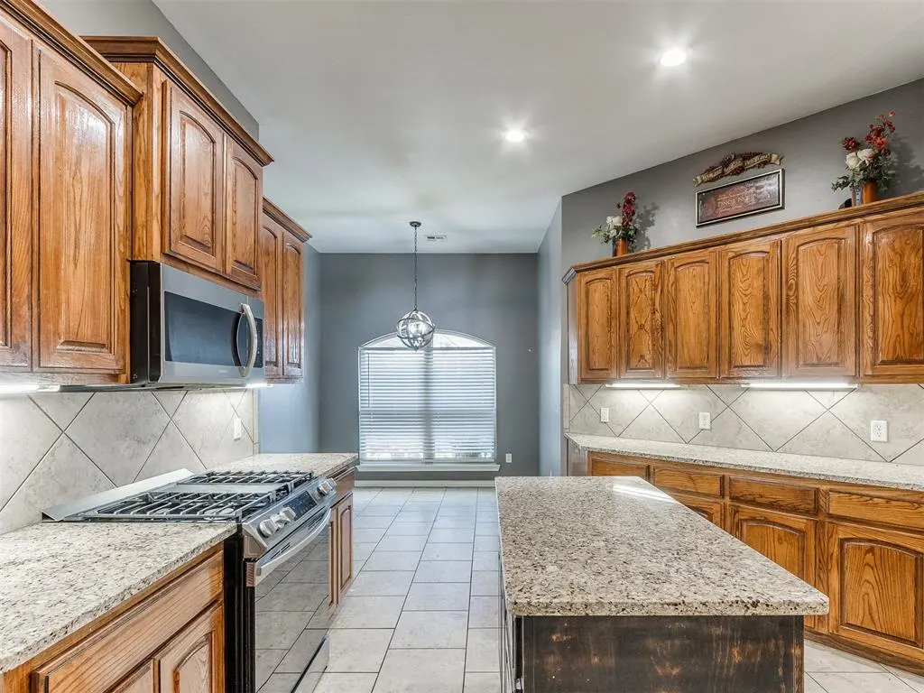 Photo 12 — 9108 NW 86th Court, Yukon, OK 73099