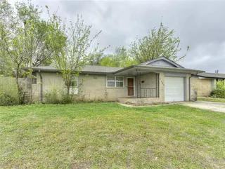 Sold home at 2524 SW 79th Street