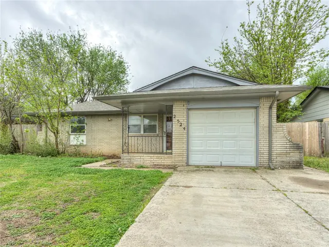 Photo 2 — 2524 SW 79th Street, Oklahoma City, OK 73159