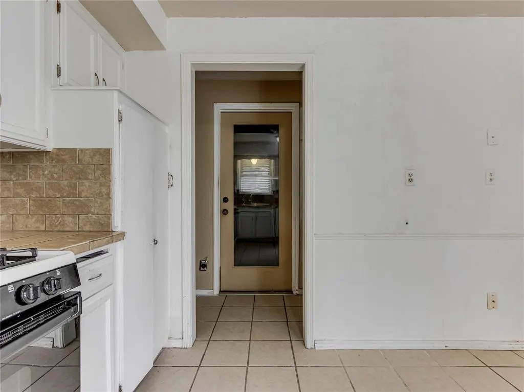 Photo 9 — 2524 SW 79th Street, Oklahoma City, OK 73159