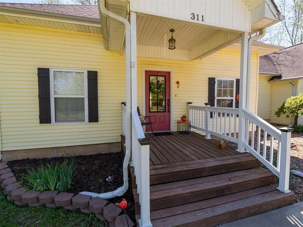Photo 5 — 311 NW 1st Street, Checotah, OK 74426