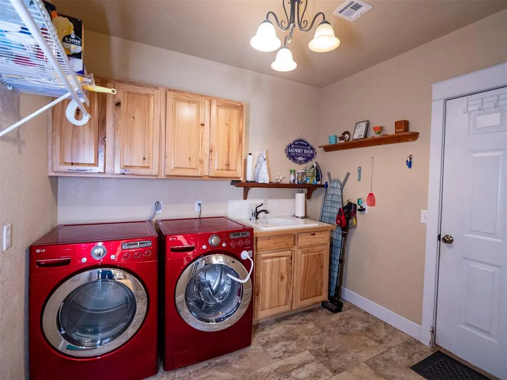 Photo 20 — 311 NW 1st Street, Checotah, OK 74426
