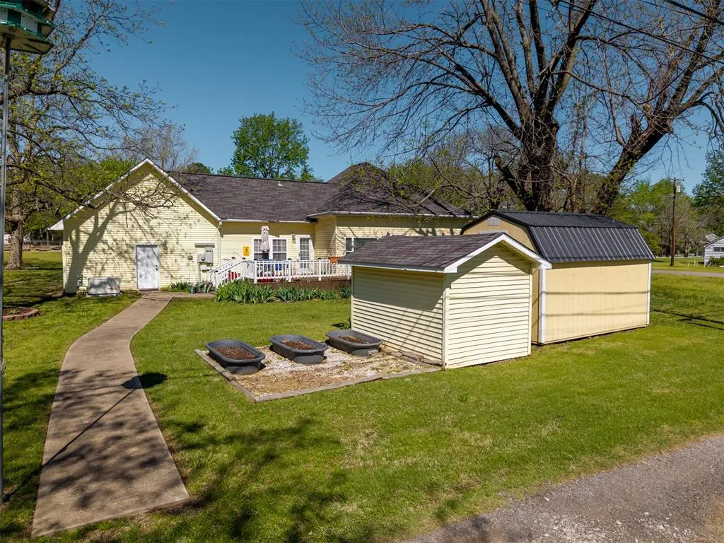 Photo 35 — 311 NW 1st Street, Checotah, OK 74426