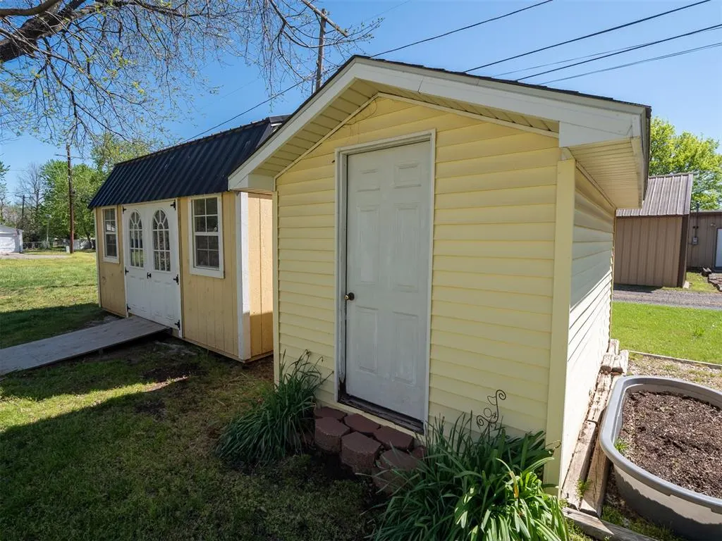 Photo 37 — 311 NW 1st Street, Checotah, OK 74426