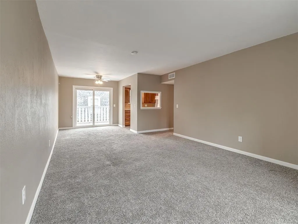 Photo 4 — 11413 N May Avenue B, Oklahoma City, OK 73120