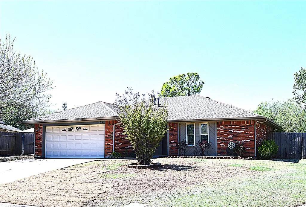 Photo 2 — 105 Lochwood Place, Yukon, OK 73099