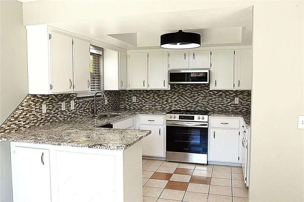 Photo 14 — 105 Lochwood Place, Yukon, OK 73099