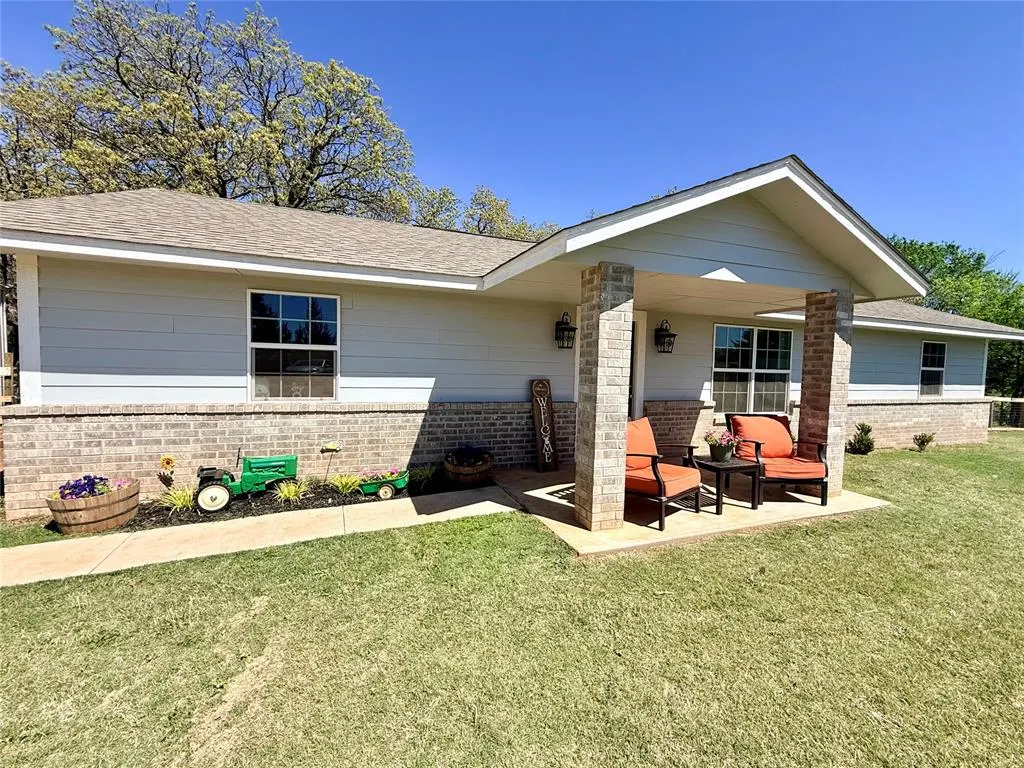 Photo 2 — 342558 E 1020 Road, Meeker, OK 74855