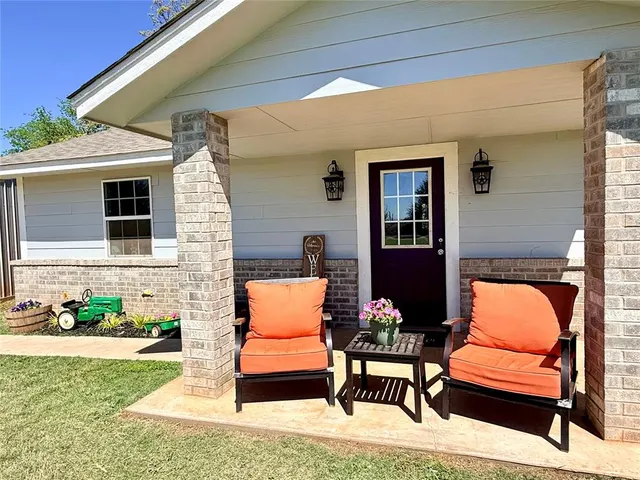 Photo 3 — 342558 E 1020 Road, Meeker, OK 74855