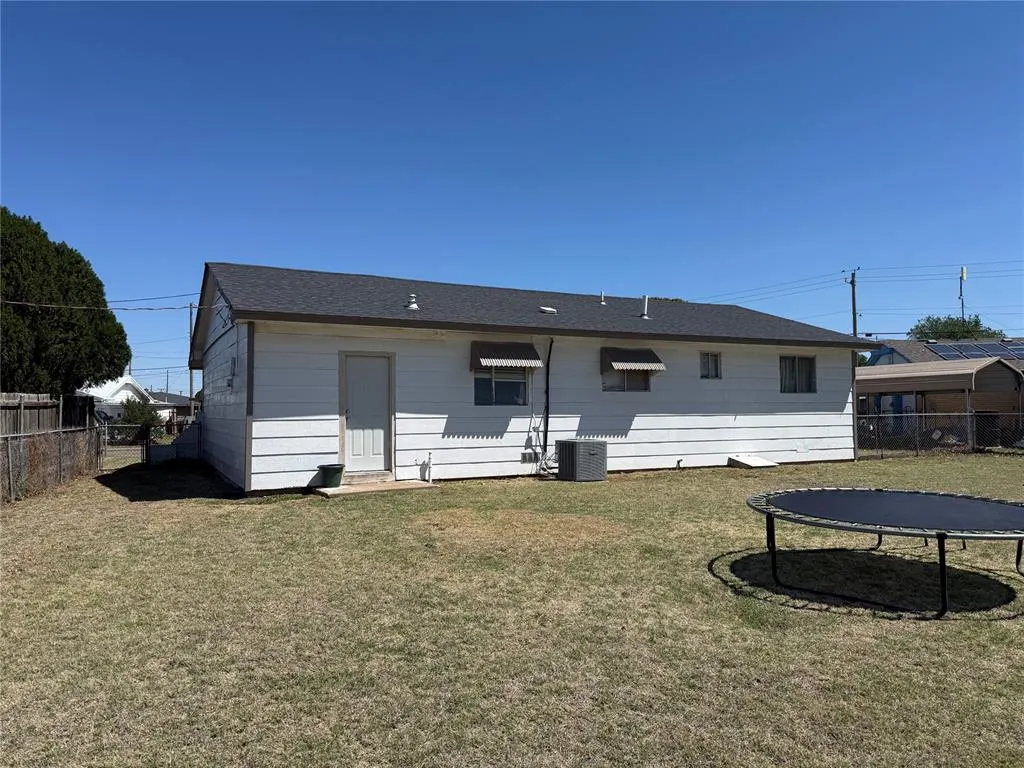 Photo 18 — 1120 Burns Street, Altus, OK 73521