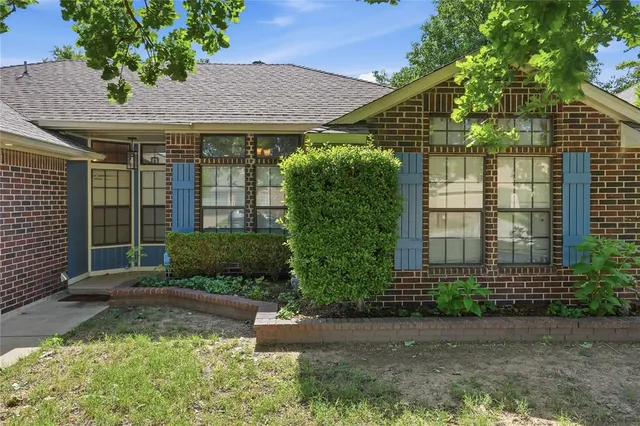 Photo 3 — 17132 Sunny Hollow Road, Edmond, OK 73012