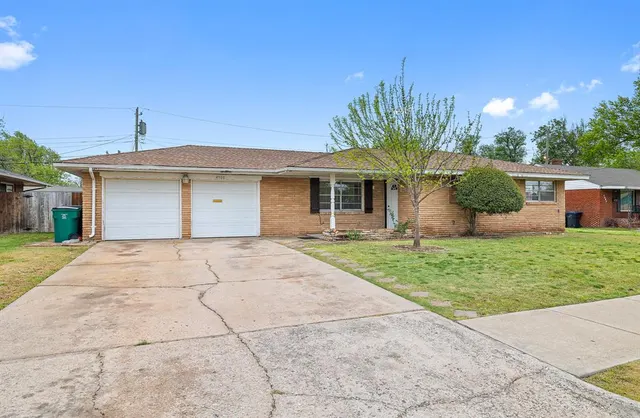 Photo 2 — 4908 N Warren Avenue, Oklahoma City, OK 73112