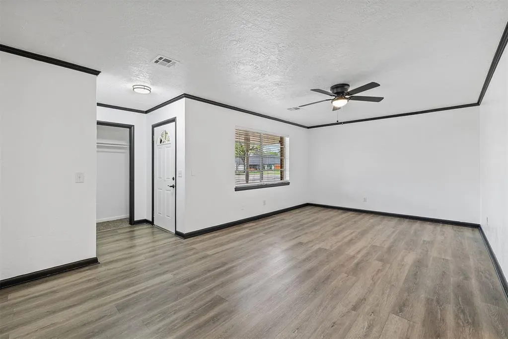 Photo 4 — 4908 N Warren Avenue, Oklahoma City, OK 73112